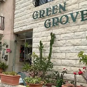 green-grove-guest-house.hotelssaintjulians.com/